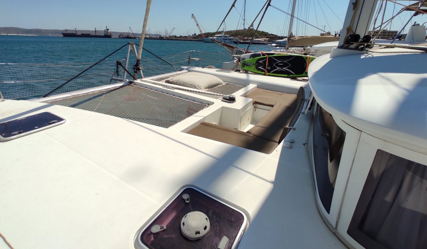 LAGOON 450 Nata - Модель парусного катамарана - Зона для загорания