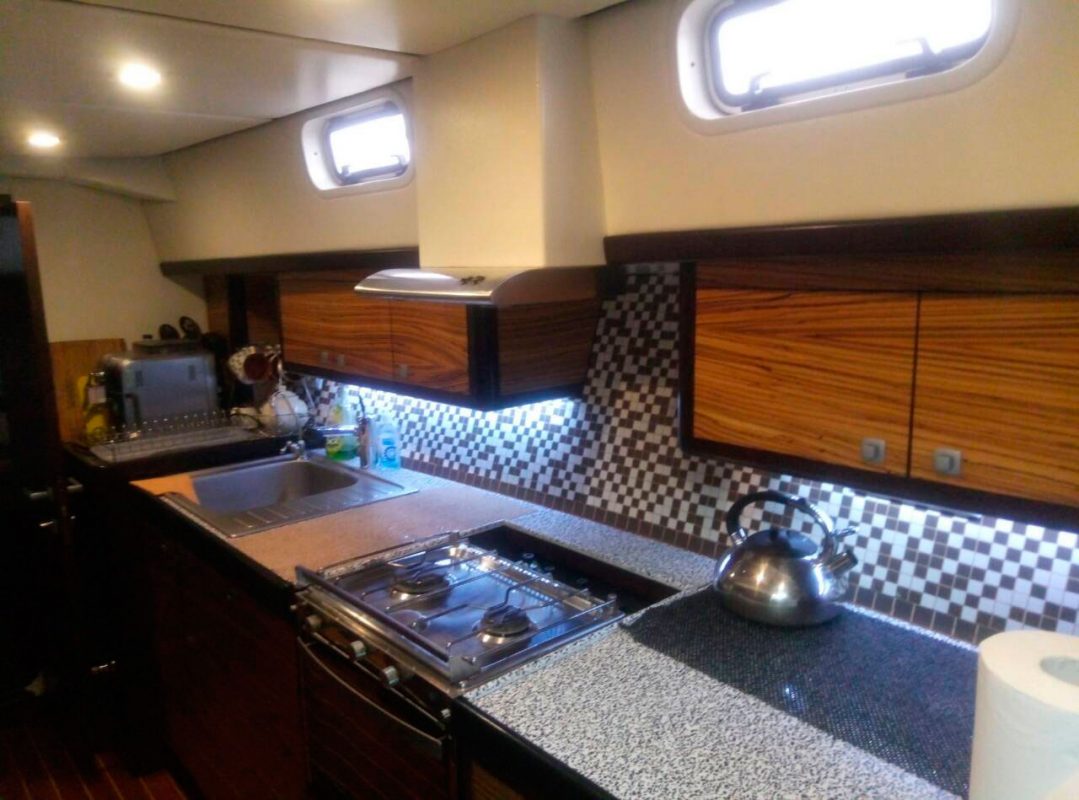 Hermes - яхта на продажу - интерьер