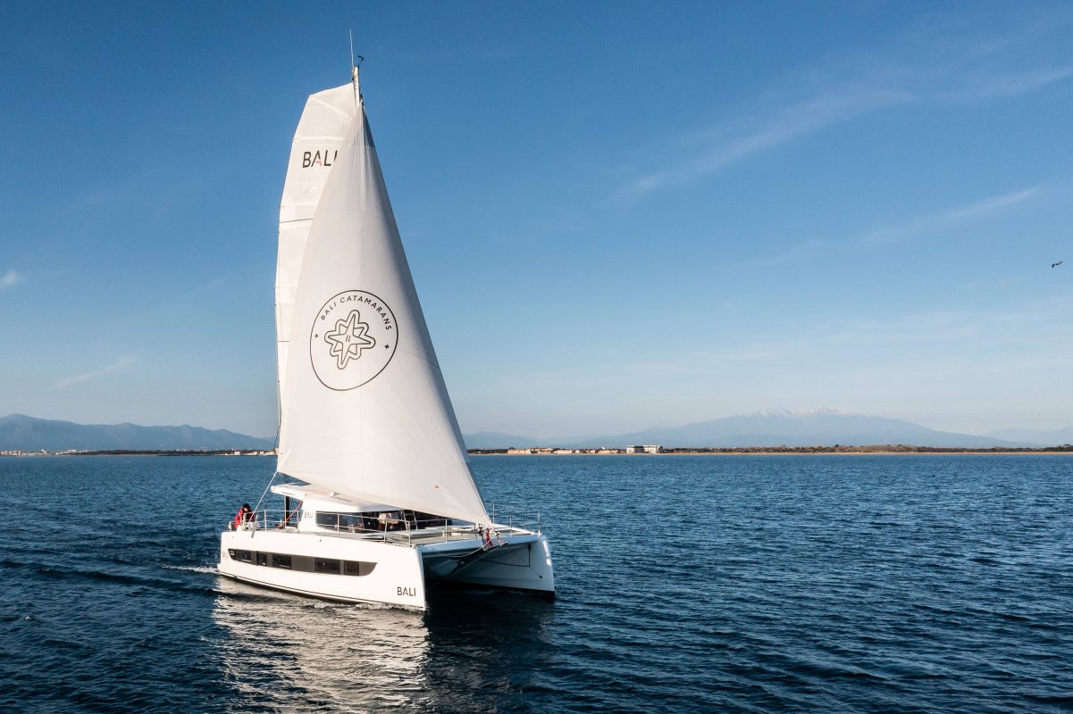 Bali Catsmart Sail- navigation